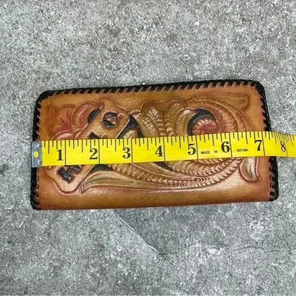 Vintage hand-tooled and painted leather wallet - Picture 7 of 8